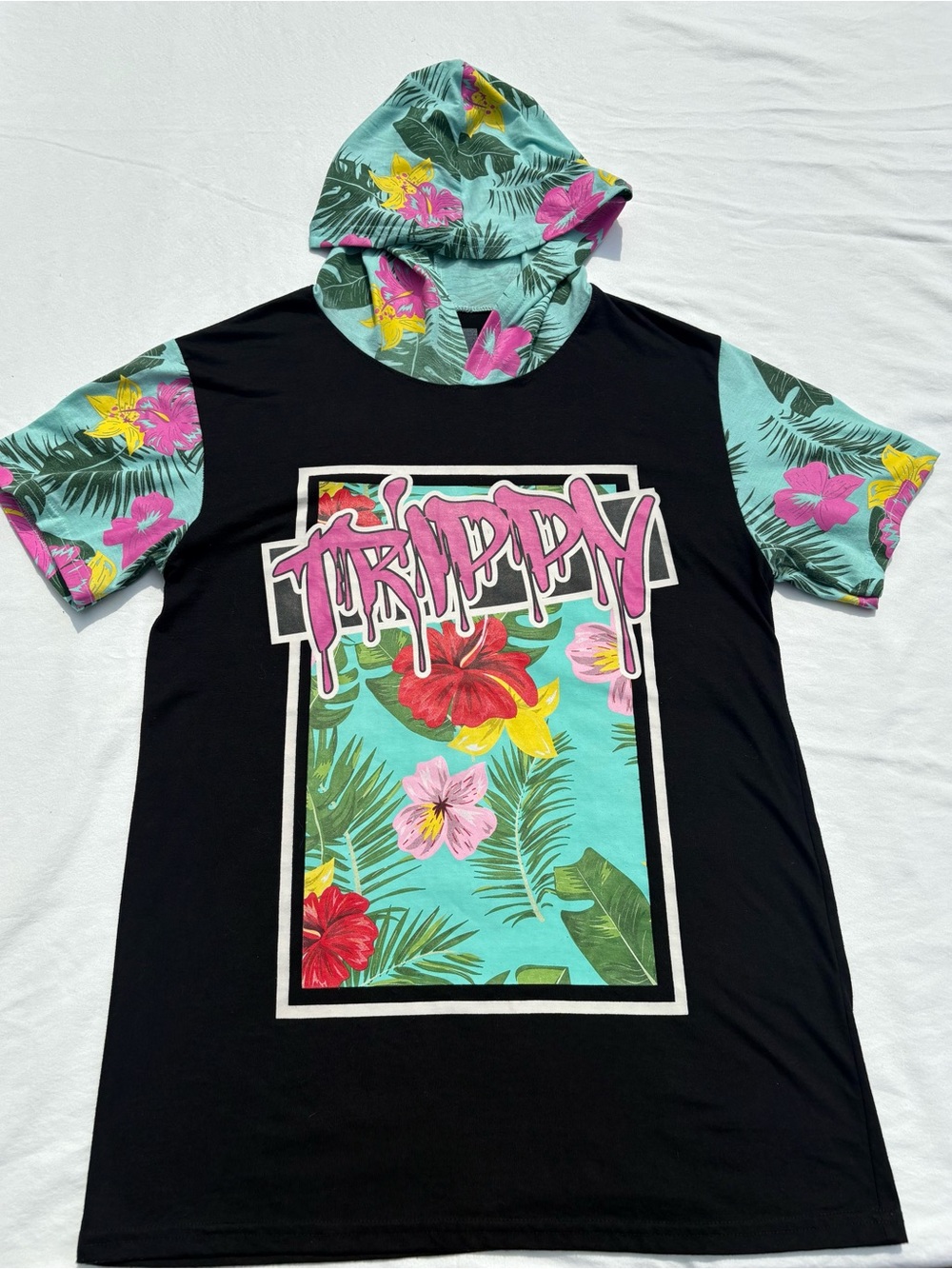 Launder Bailey Apparel Trippy Legend Men’s Short Sleeve Graphic Hoodie size M